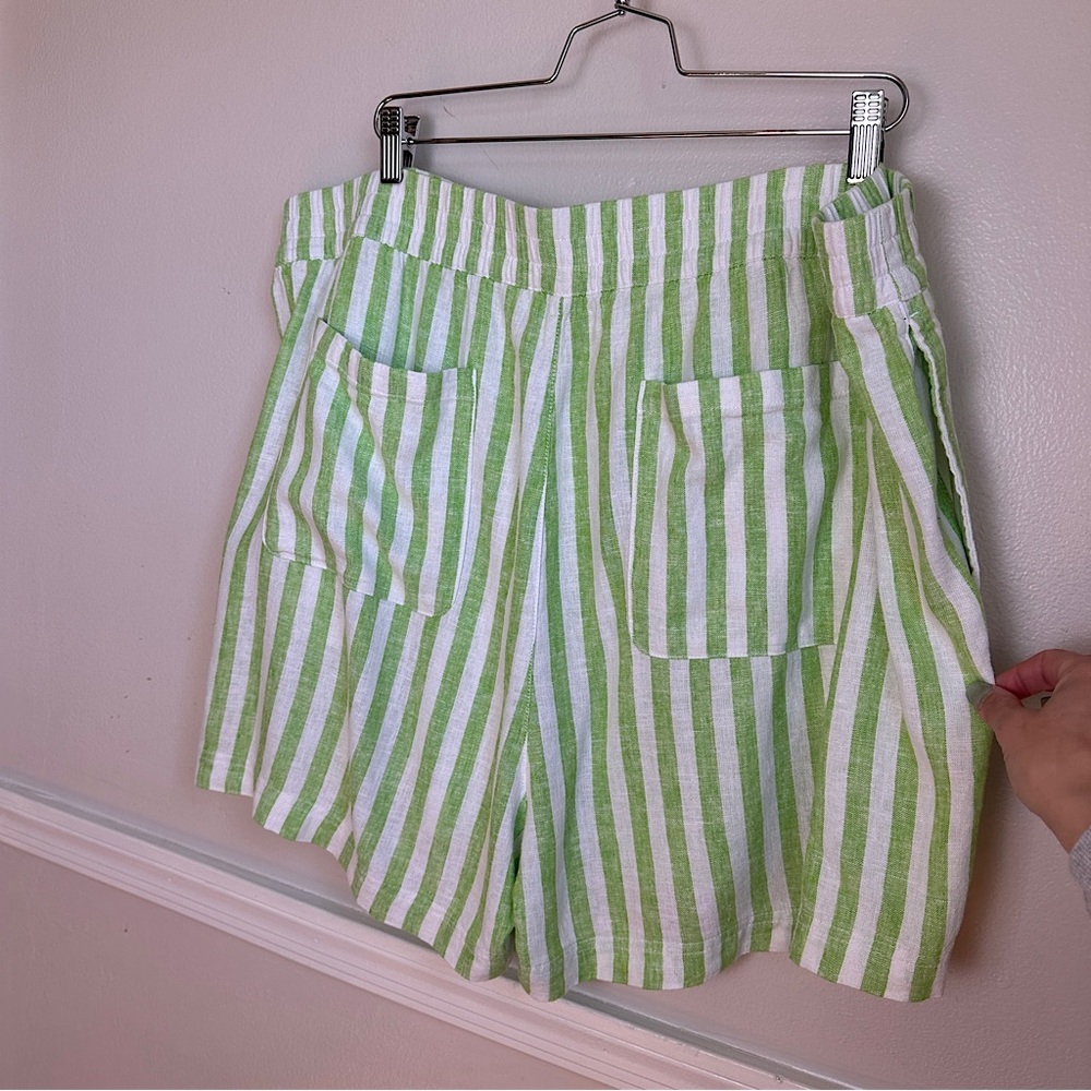 Old Navy Light Green and White Striped Women's Shorts - Picture 8 of 13